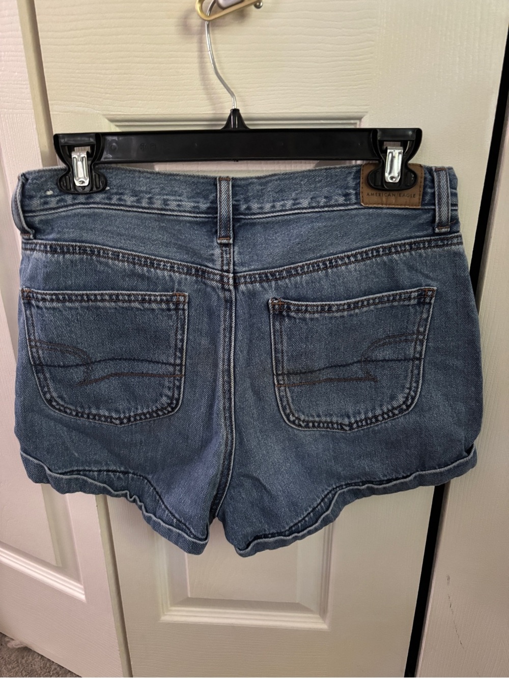 American Eagle Outfitters Medium Blue Denim Rolled-Hem Women's Shorts - Picture 2 of 4